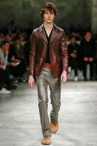 Look 11
